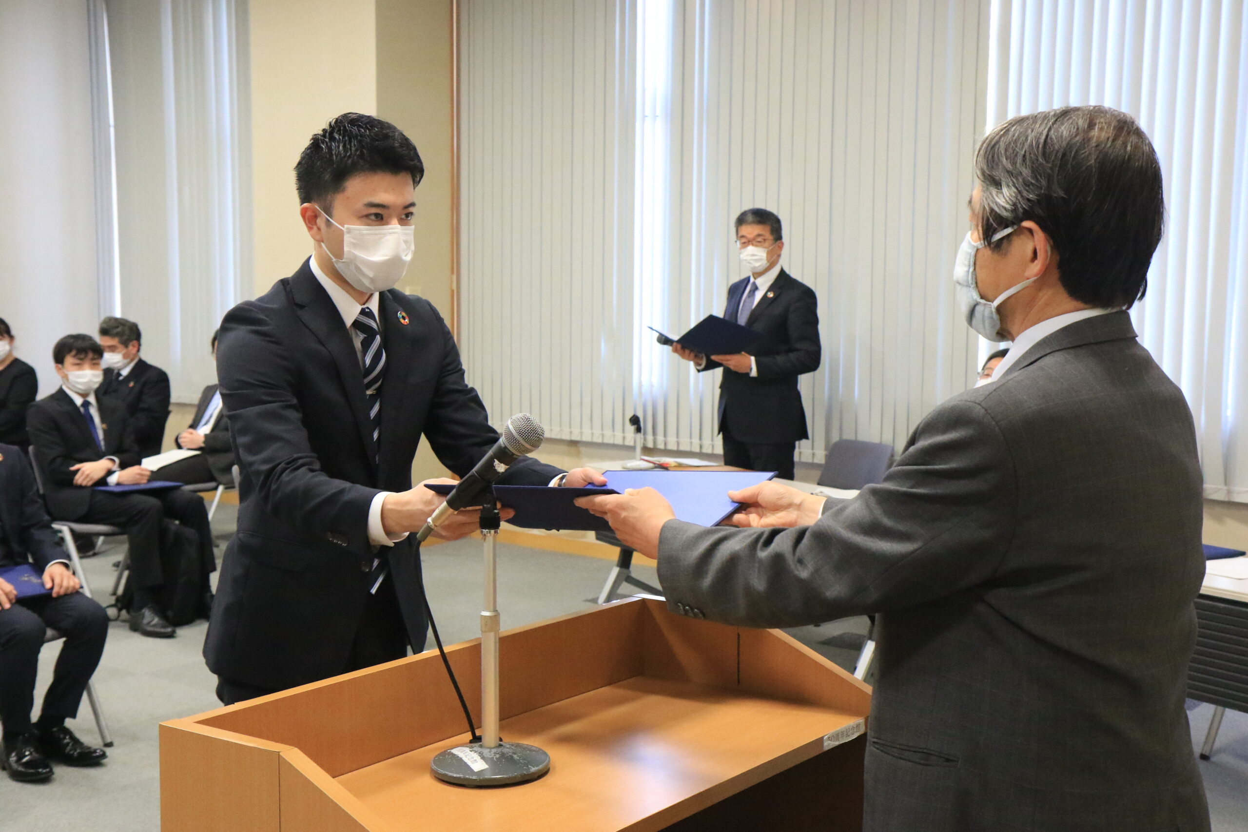 令和3年度OUフェローシップ認定証授与式を挙行