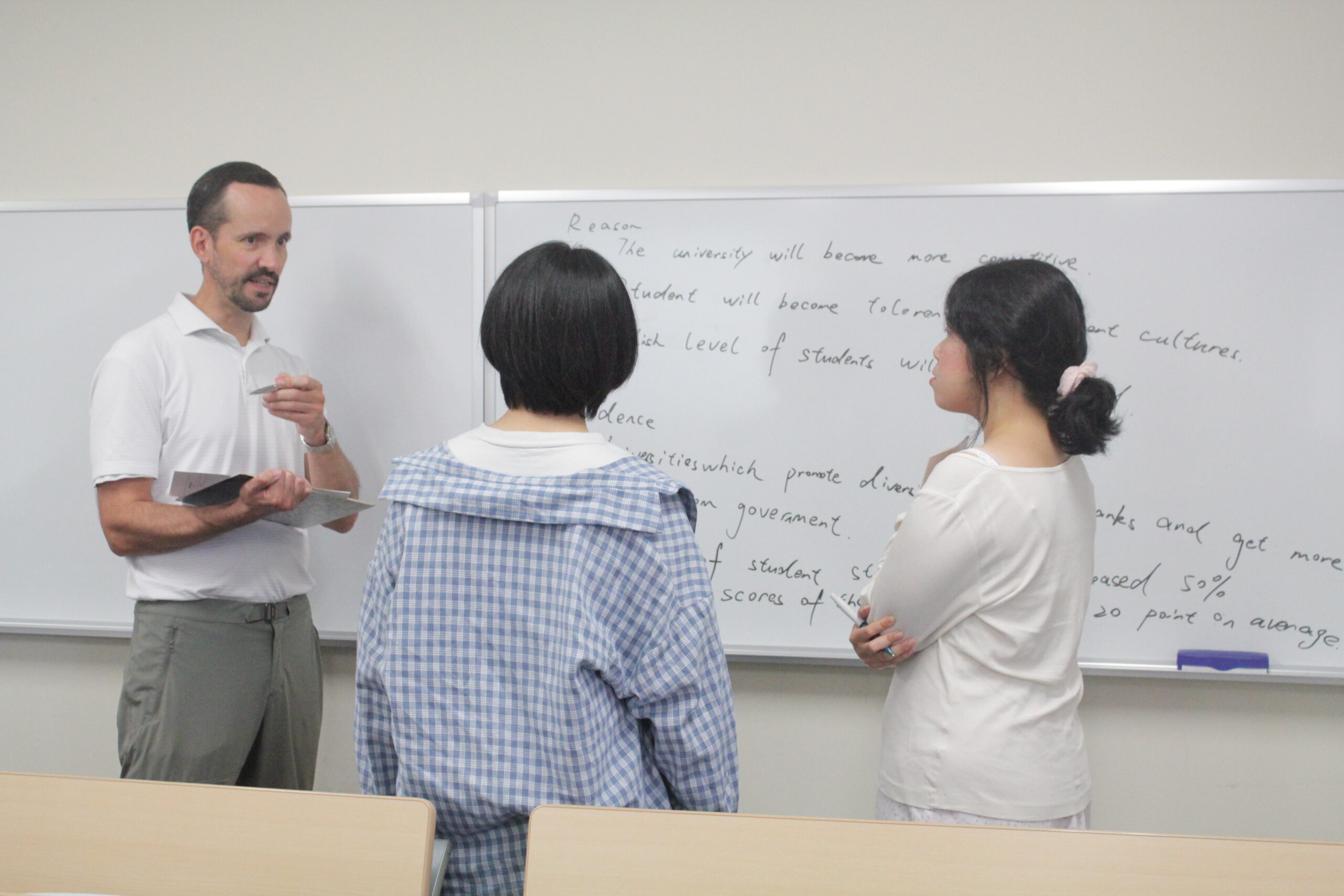論理的に伝える力を磨く：英語スピーキングセミナー「Logical Speaking」を実施